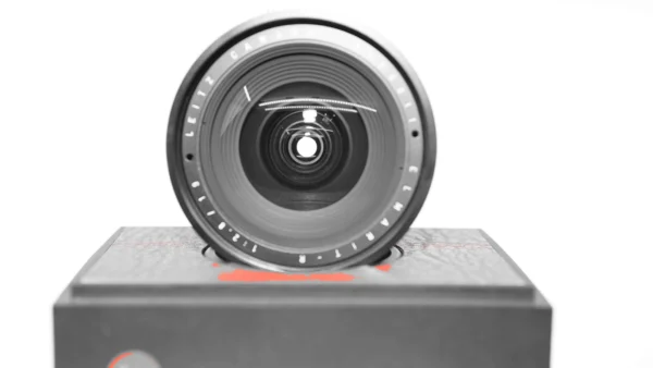 LEICA Elmarit-R 19mm f/2.8 MF 2 Cam Lens Boxed #2736011 - Image 6