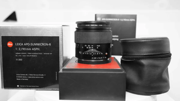 LEICA APO-Summicron-R 90mm f/2 MF Aspherical Lens ROM  Boxed  #3943646 MINT