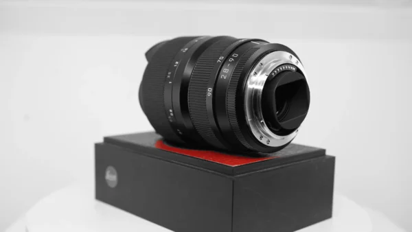 LEICA Vario-Elmar-R 28-90mm f/2.8-4.5 Asph. Lens ROM Boxed #3974772 Pristine Optics - Image 12