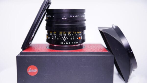 LEICA Elmarit-R 19mm f/2.8 Lens ROM VII #3902036