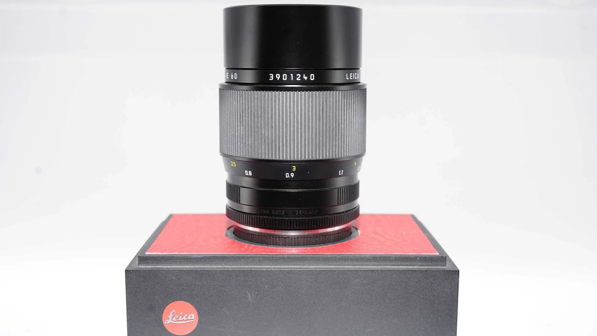 LEICA APO-Maco-Elmarit-R 100mm f/2.8 ROM Lens Boxed #3901240 - Image 5